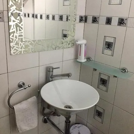Apartman Esther Isimeriahomz