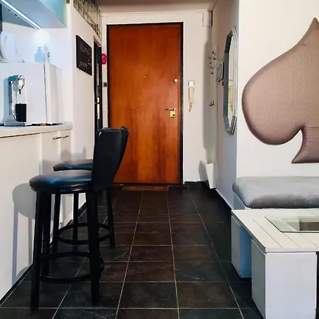 Esther Isimeriahomz *