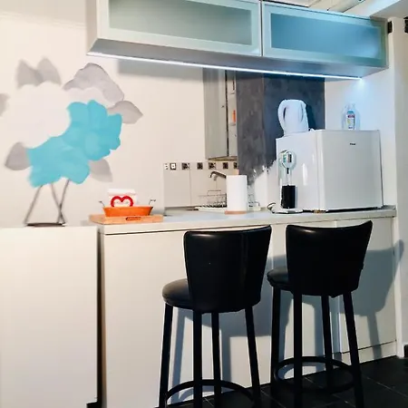 Esther Isimeriahomz *